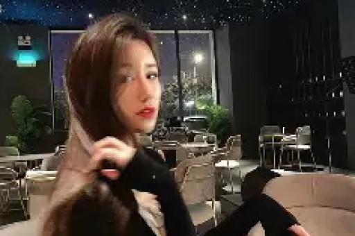 网红草帽姐刚出院就做公益！回老家给村民送月饼反被网友怼作秀