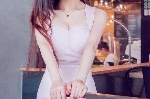 75岁刘晓庆被指耍大牌？与网红王婆同台全程冷场不互动气氛尴尬